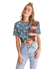 Load image into Gallery viewer, Pajaro Flag Design By Rolando Chang Barrero Women&#39;s Twist-Front Cropped Tee